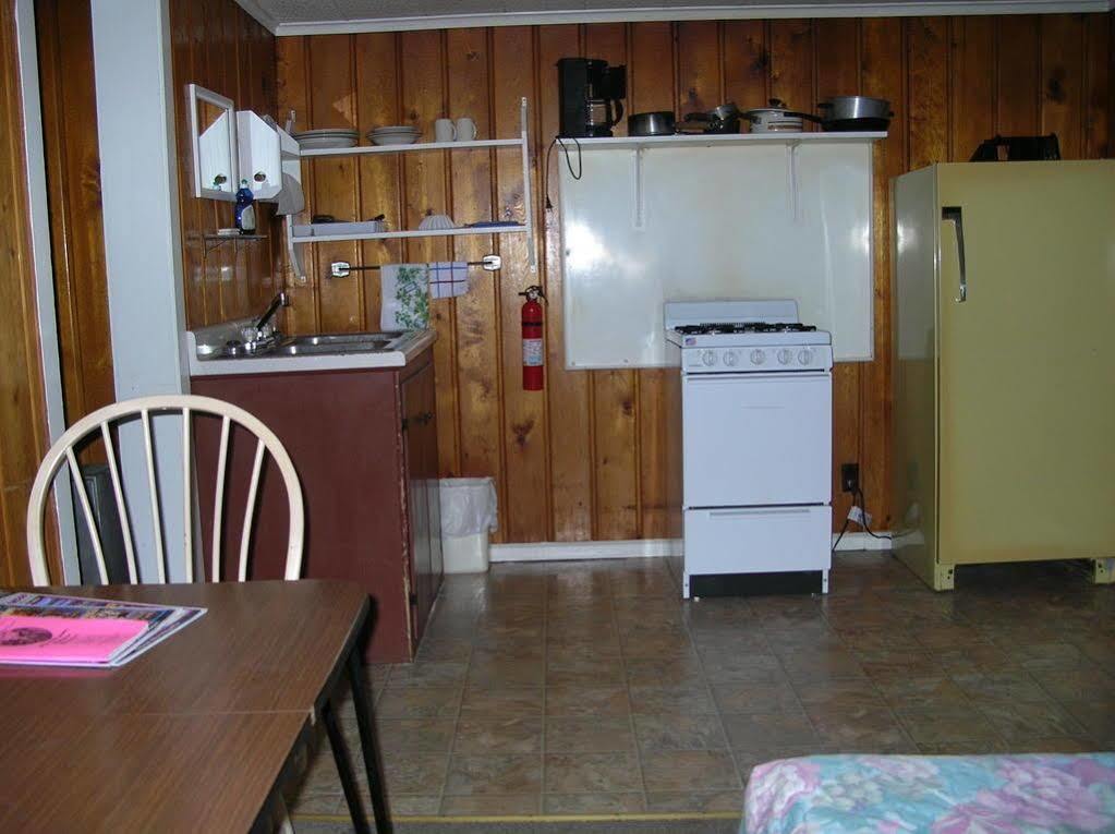 Little River Motel Saint Regis St. Regis Экстерьер фото