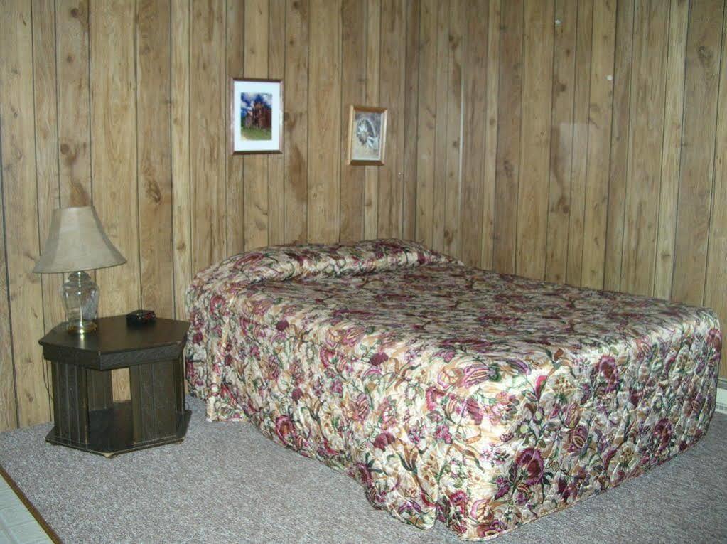 Little River Motel Saint Regis St. Regis Экстерьер фото