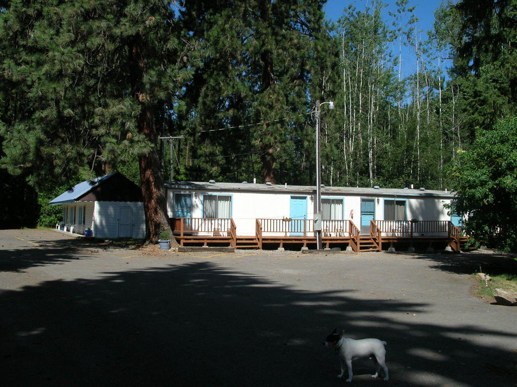 Little River Motel Saint Regis St. Regis Экстерьер фото