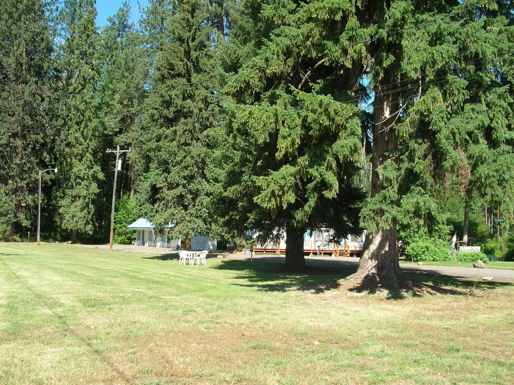 Little River Motel Saint Regis St. Regis Экстерьер фото
