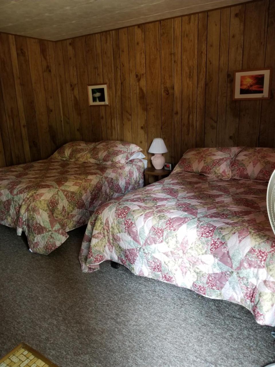 Little River Motel Saint Regis St. Regis Экстерьер фото