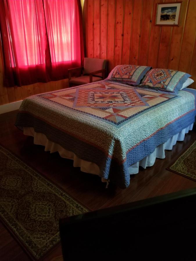 Little River Motel Saint Regis St. Regis Экстерьер фото